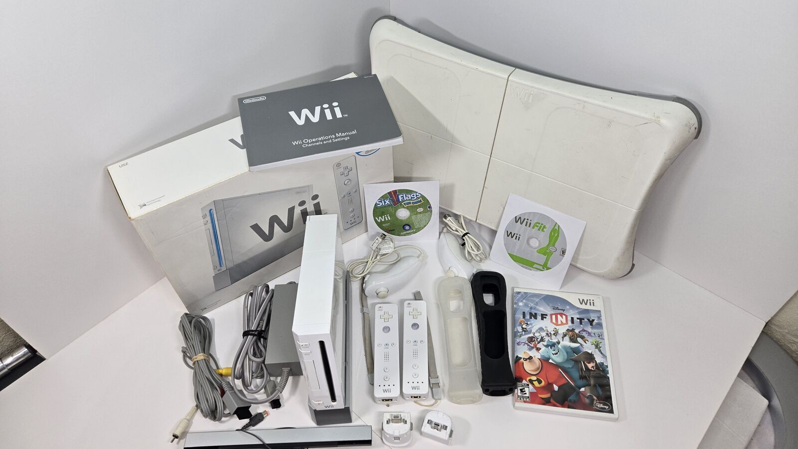 #13: NINTENDO Wii SYSTEM in (an) Original Wii BOX with HOMEBREW; TESTED