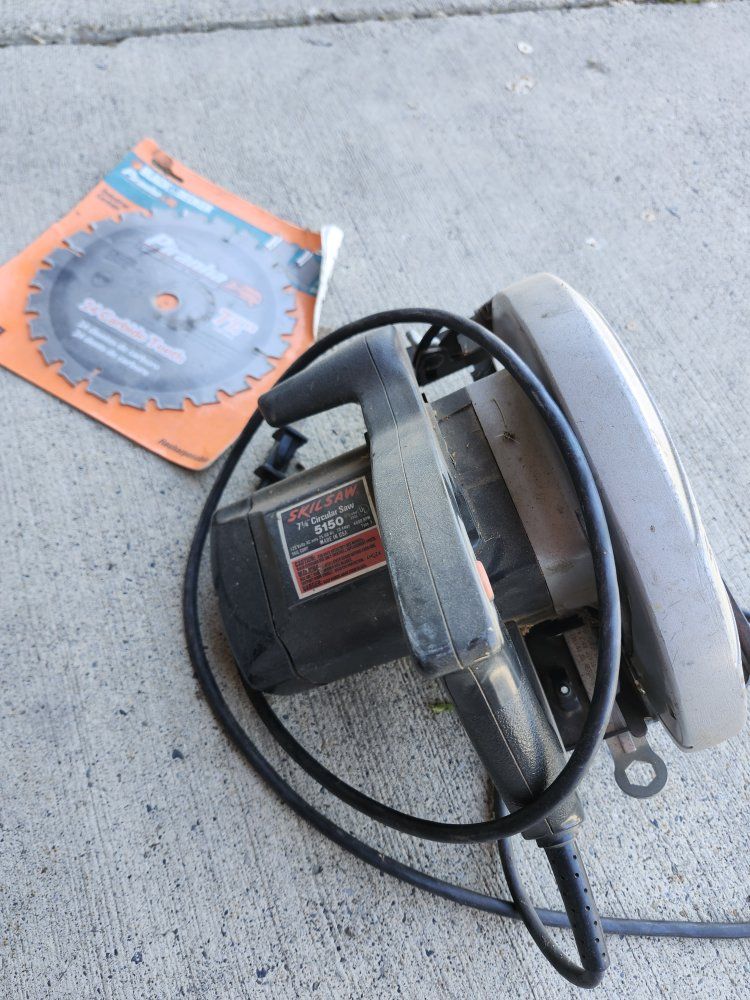 electric skilsaw power saw