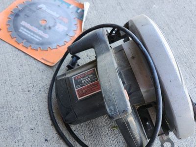 electric skilsaw power saw