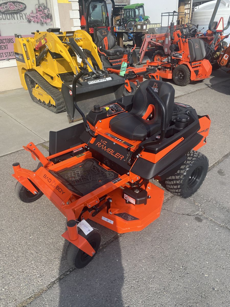 BAD BOY RAMBLER MOWER W/BRIGGS & STRATTON ENGINE