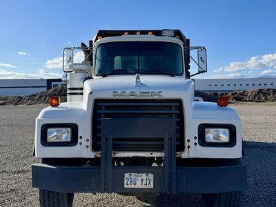 1995 600RD6 Mack Dump Truck Rock Bed liner