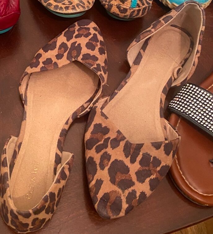 Old Navy leopard flats Sz 7