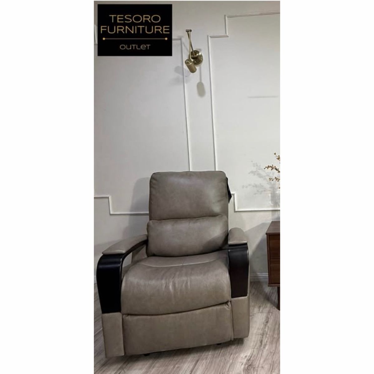 SHAYNE LEATHER RECLINER CHAIR