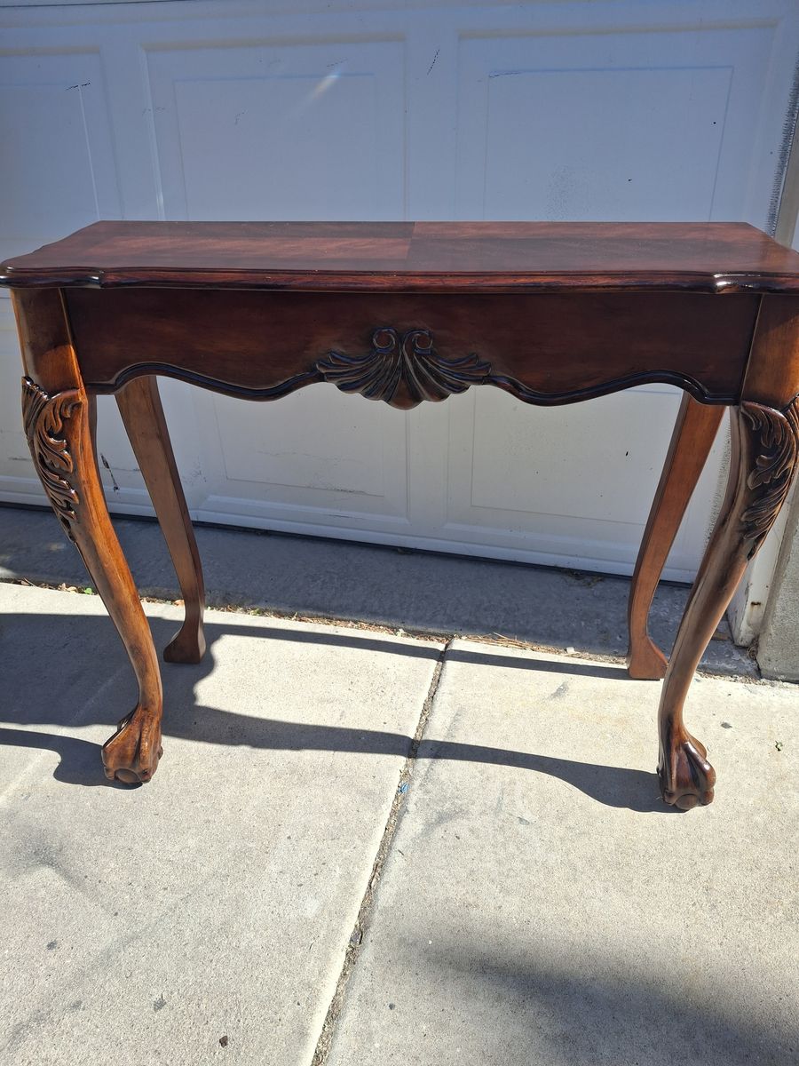 cute small entry way table
