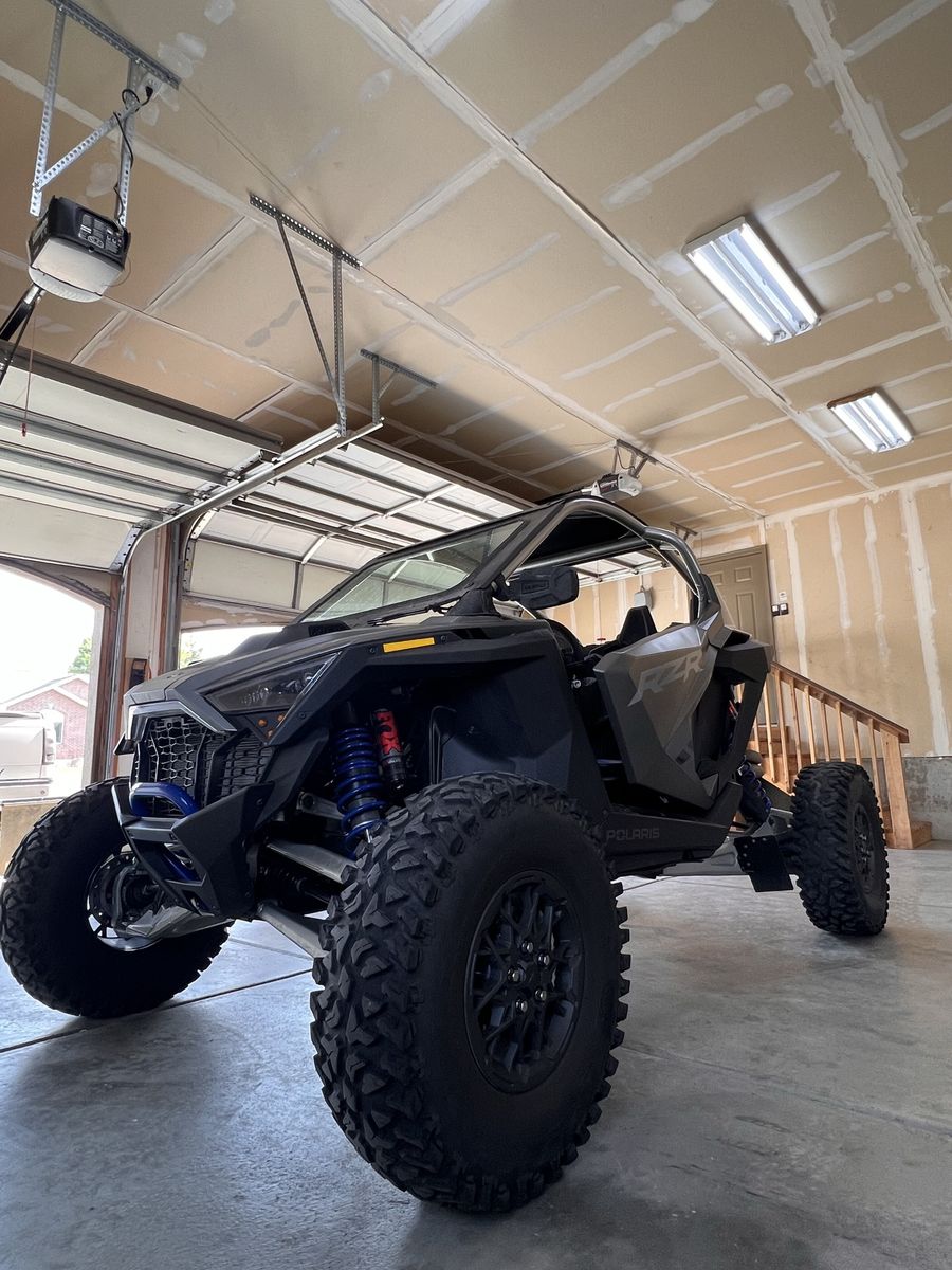 2024 polaris pro r plastics