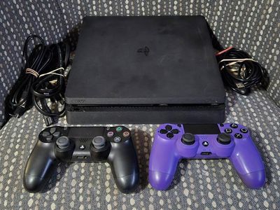 1tb Ps4 slim with 2 controllers! trades considered!
