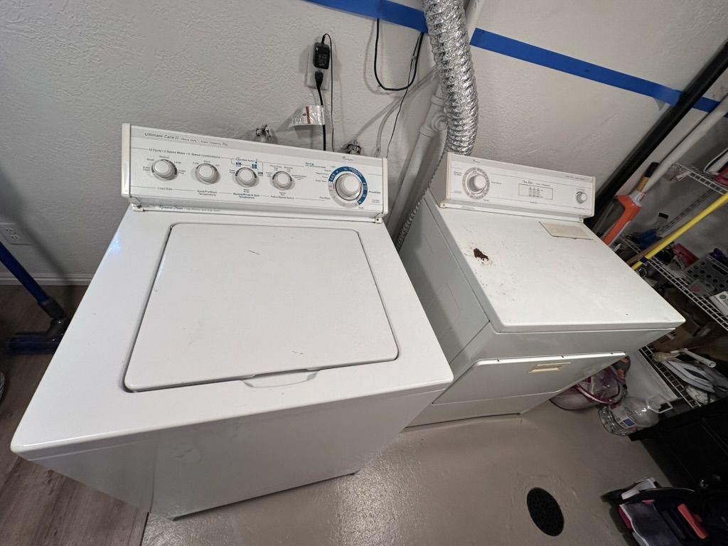 Whirlpool Heavy Duty Super Capacity Washer Electric Dryer Set