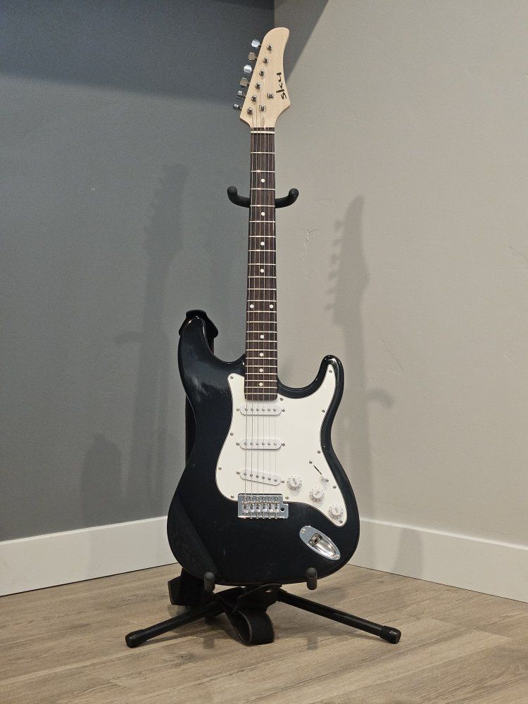 Sky Black Electric Guitar - Beginner/Student Model