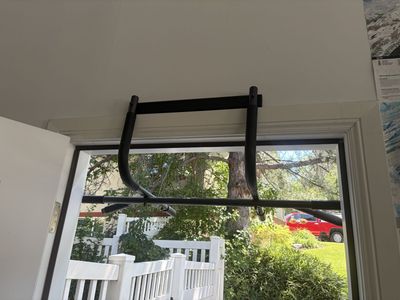 Multi-Grip Doorway Pull-Up Bar – No Drilling Required
