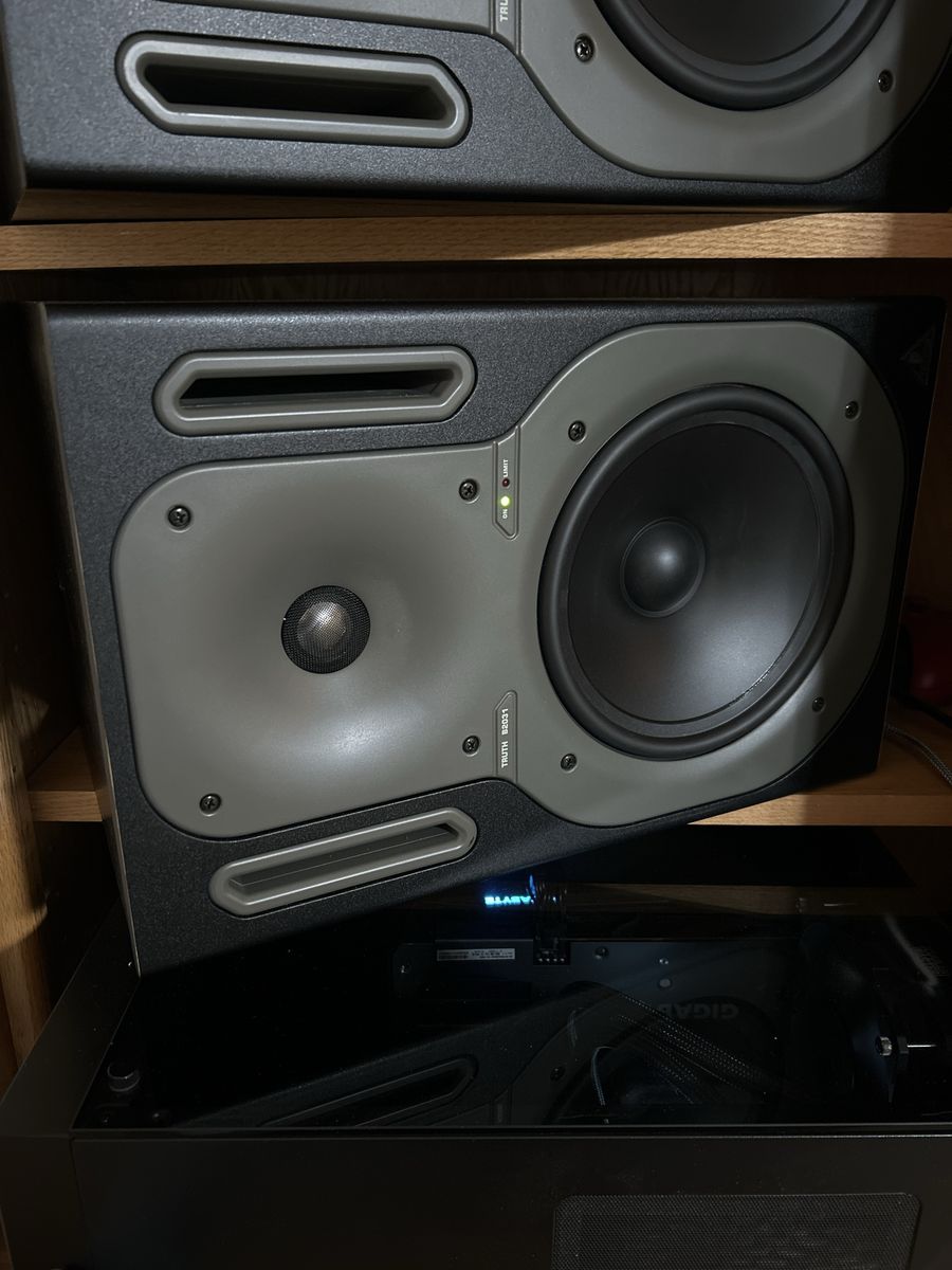 Behringer Truth B2031 Powered Studio Monitor