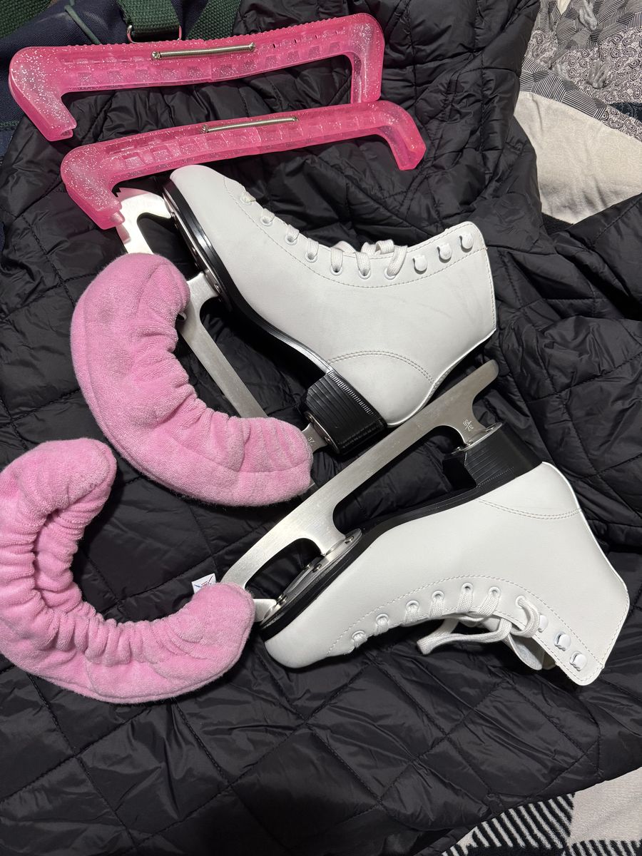 Ice skates, size 6