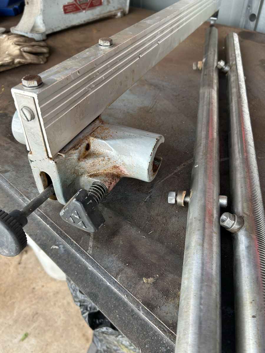 Delta table saw rip fence