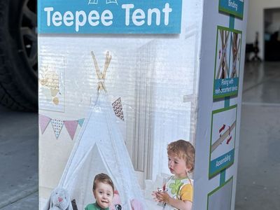 2 children’s play tee pee tents