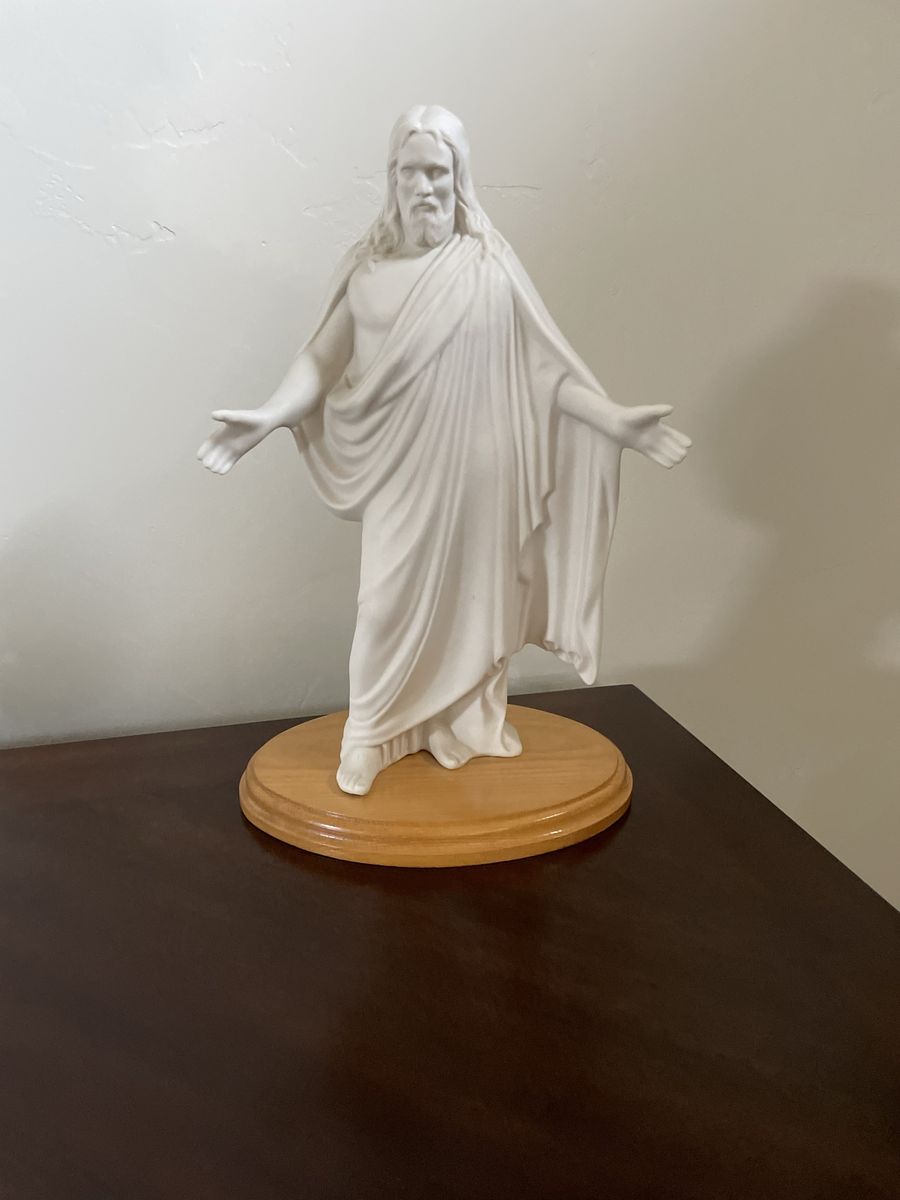 Christus Statue with Wood Base – $20