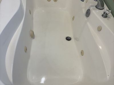 Jacuzzi Bathtub