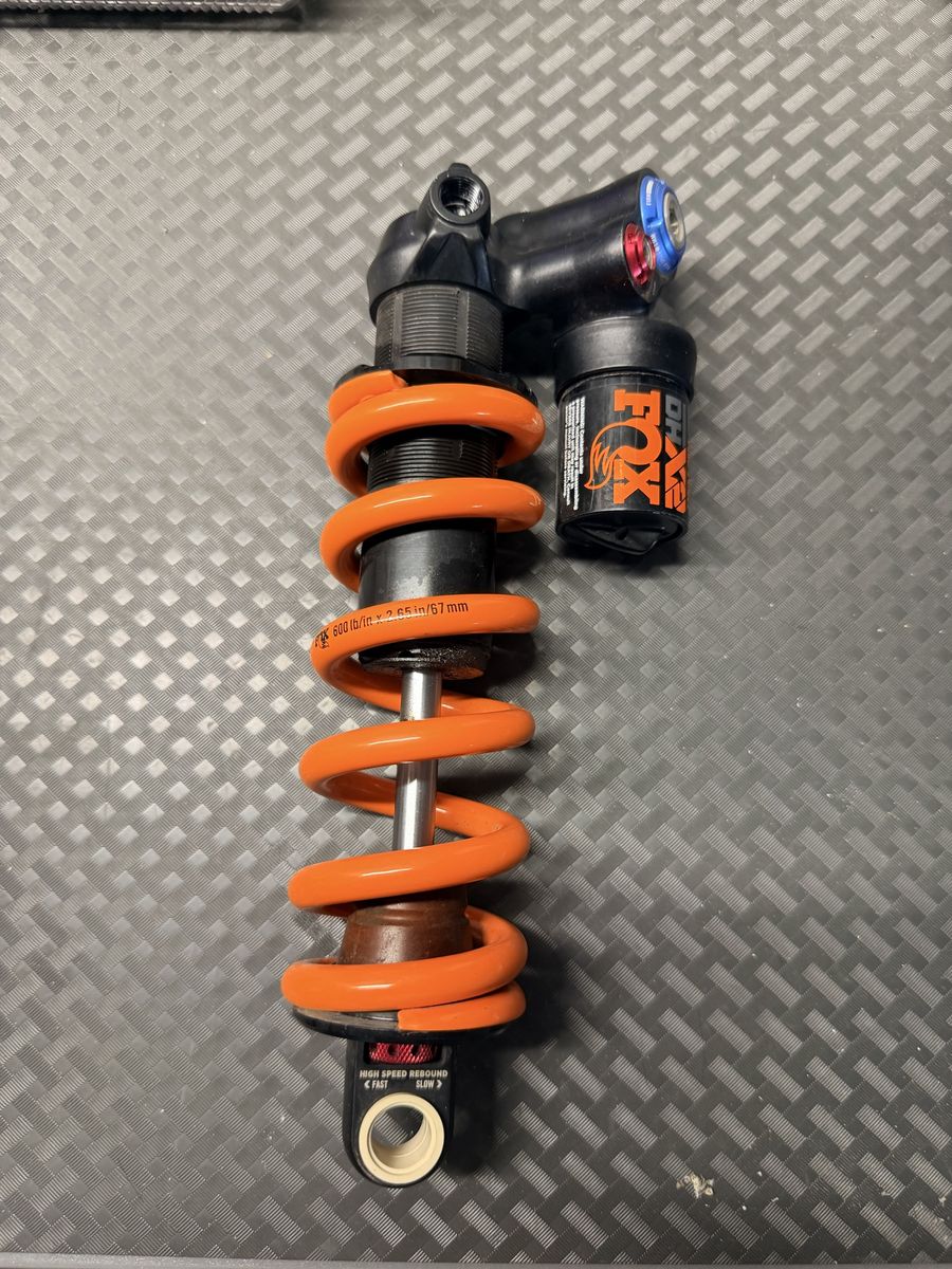 FOX DHX Coil Shock – Takeoff from Pivot Shuttle LT