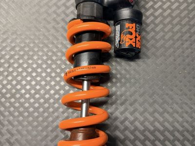 FOX DHX Coil Shock – Takeoff from Pivot Shuttle LT