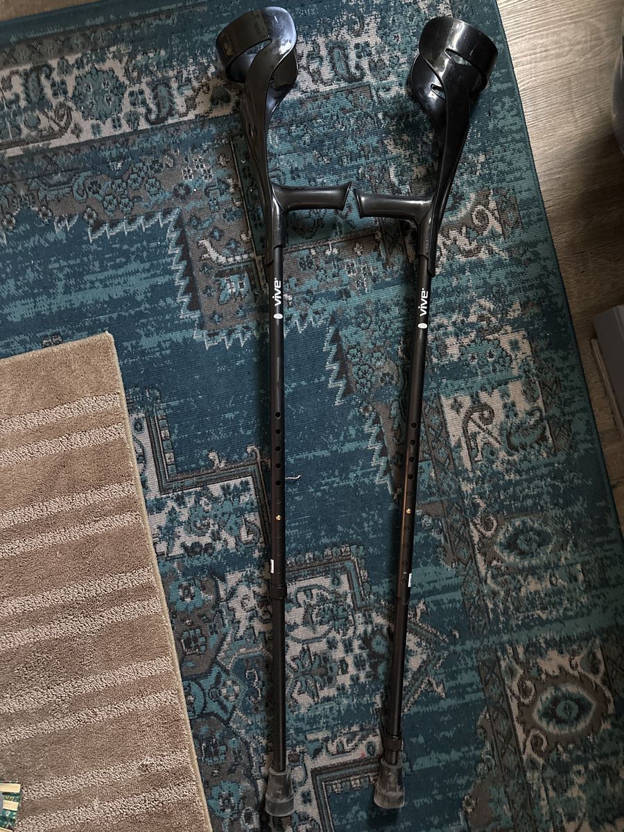 Vive Crutches