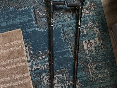 Vive Crutches