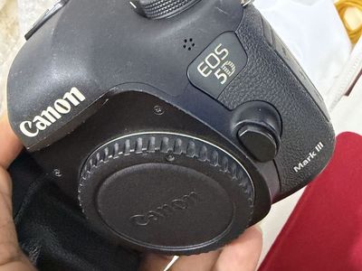 Canon 5d iii, 24-70, 50mm lenses