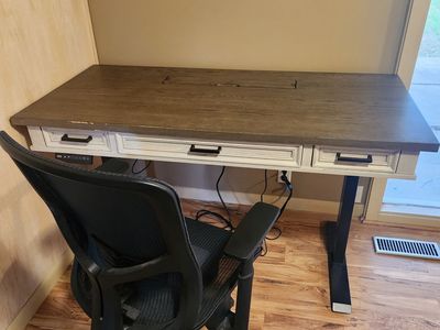 Sit/Stand Desk - Electric