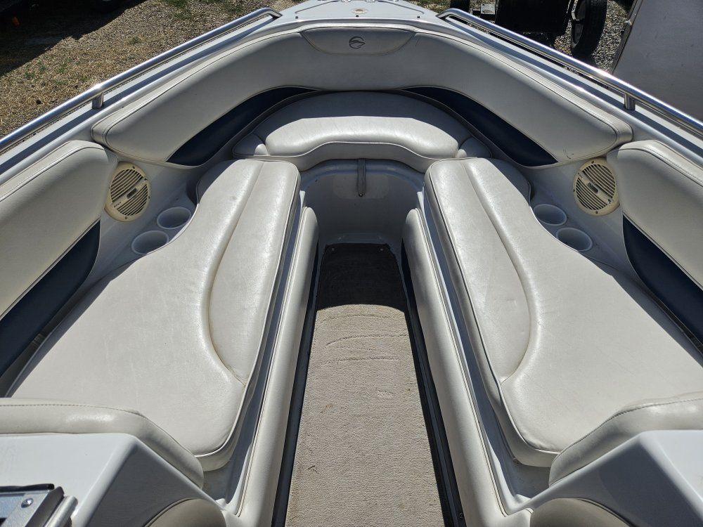 2003 Crownline Boat 225 Br