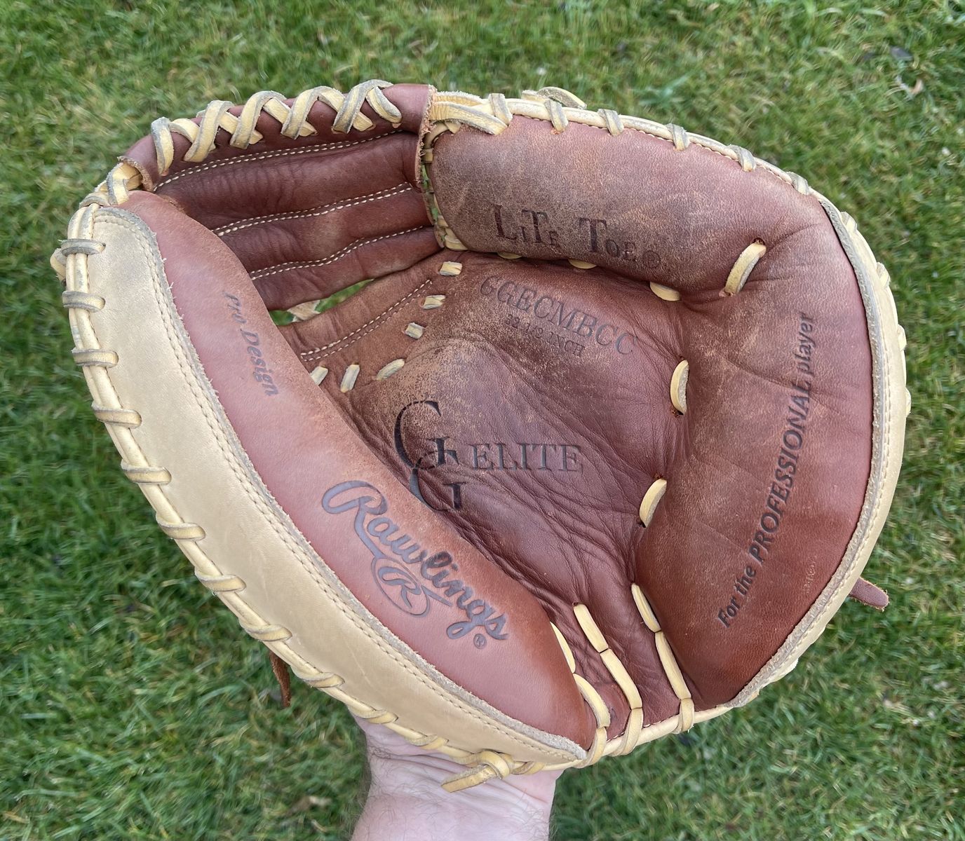 Rawlings Gold Glove elite 32.5 in. Baseball Catcher’s Glove