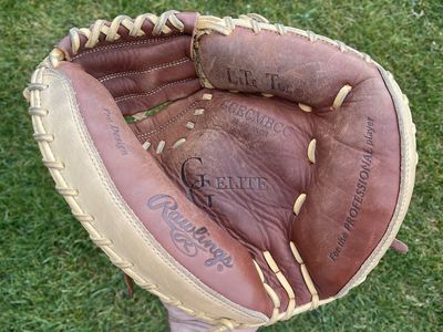 Rawlings Gold Glove elite 32.5 in. Baseball Catcher’s Glove