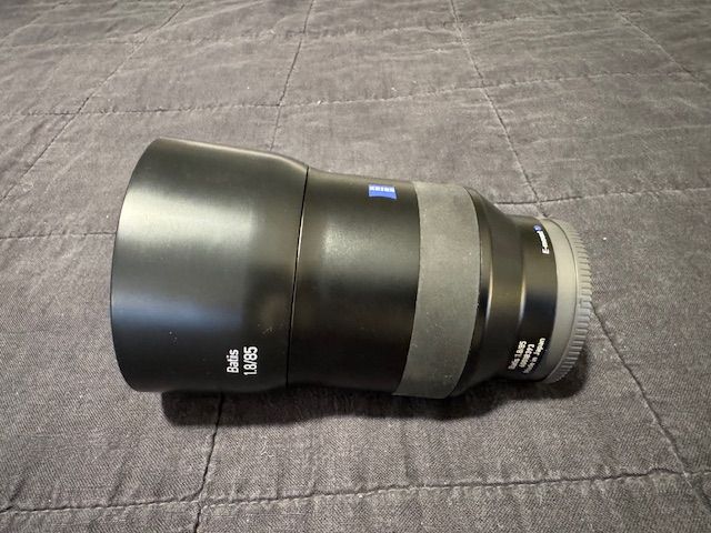 Zeiss Batis 85mm f1.8 lens (Sony Alpha mount)