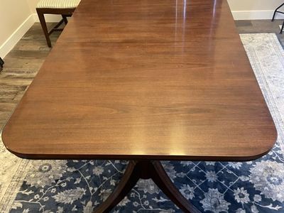 Dining Room Table with 6 chairs