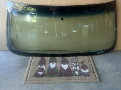 2000 To 2006 Silverado, Suburban, Tahoe Windshield