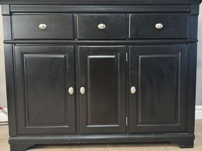 TV Cabinet (Hides TV Inside Cabinet) With TV