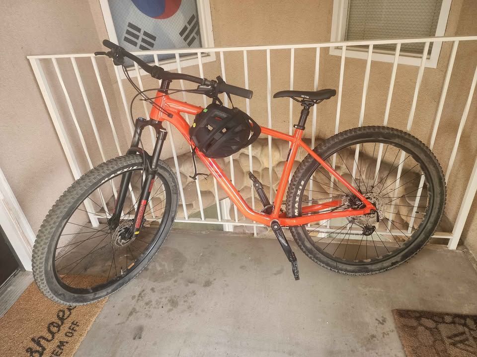 Rangefinder Deore 11-speed 29 mountain bike