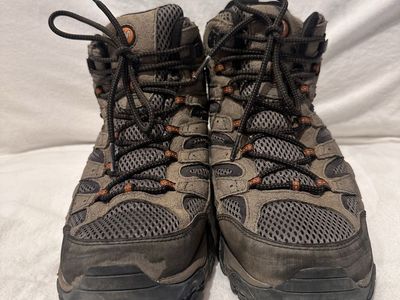 Merrell men’s size 10.5 gray mesh/Leather Wtrprf mid hiking boots