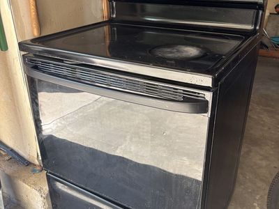 Hotpoint Electric Range Stove Oven with Smoothtop Cooktop - Black