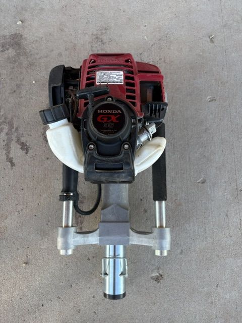 Rhino Ranch Pro Gas Post Driver – Like New – Honda GX35