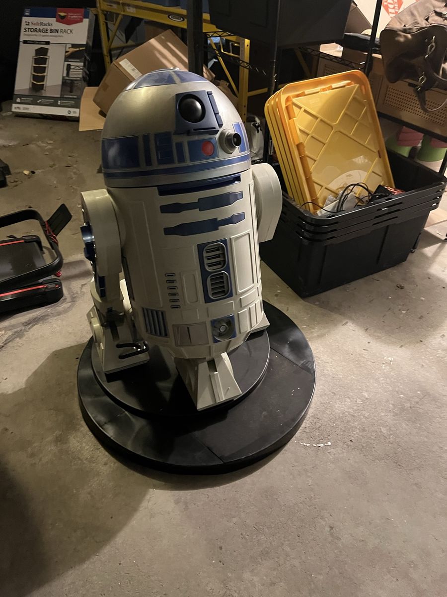 Star Wars R2-D2 Home Depot Holliday Animatronic 
