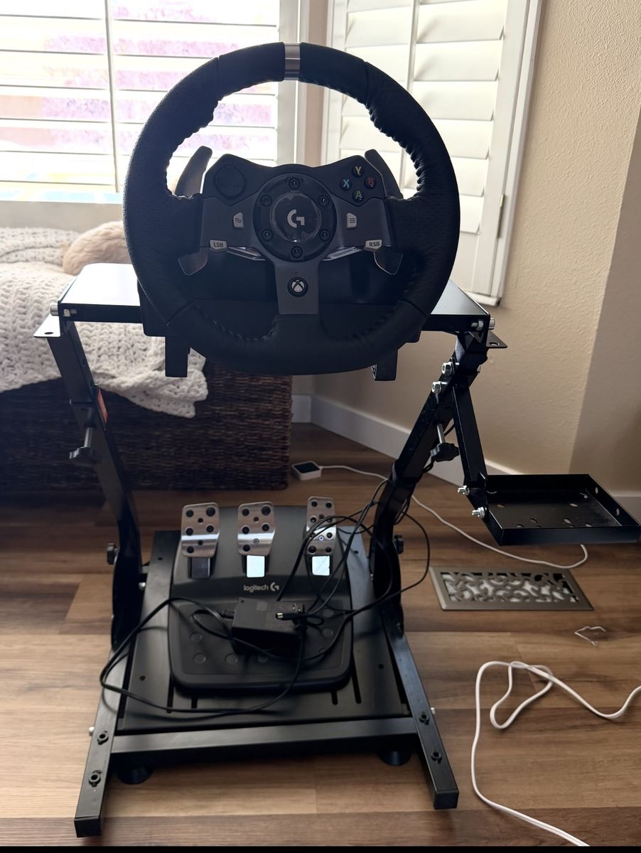 Logitech G920 Driving Force Racing Wheel, Pedals, and Stand for Xbox & PC