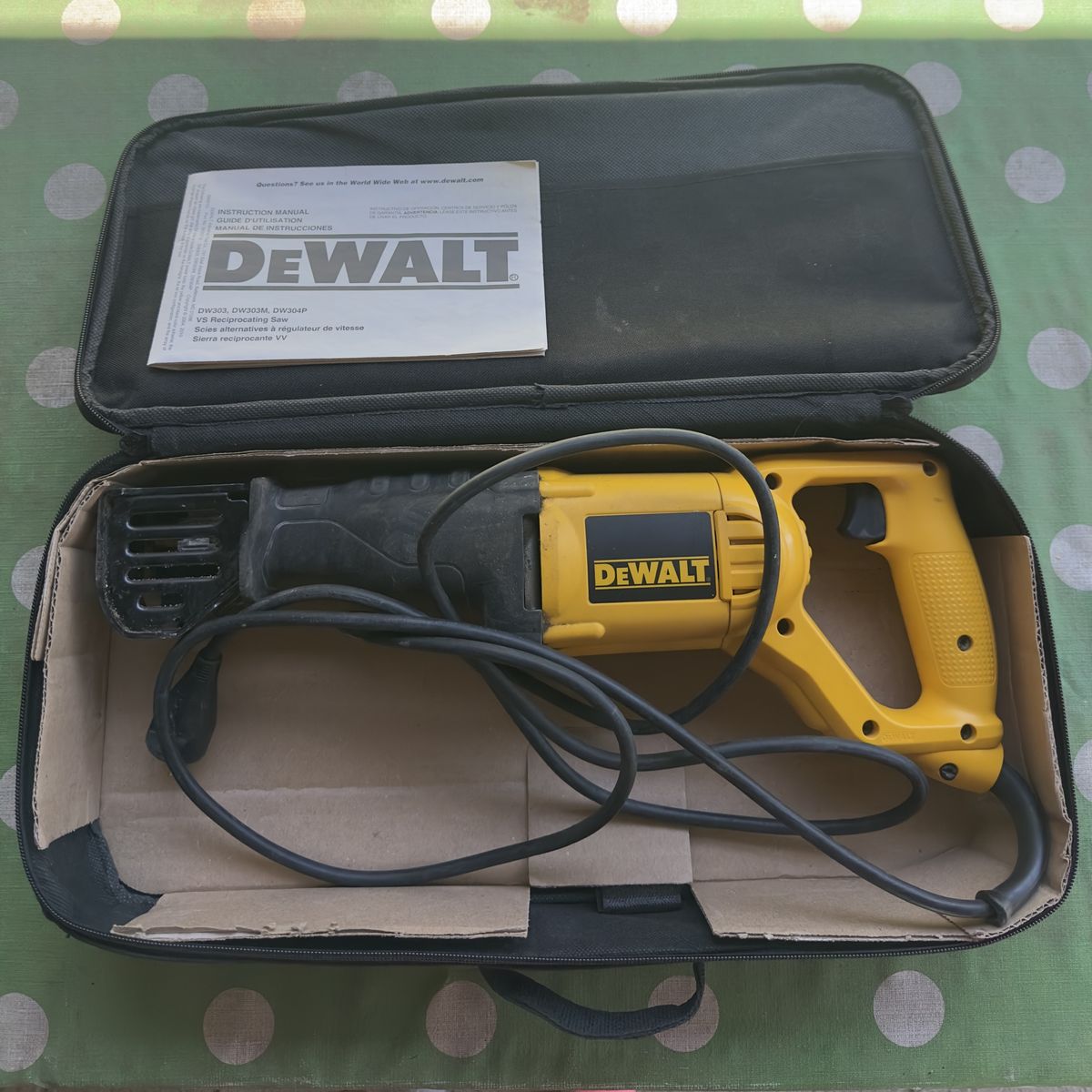 Dewalt DW304P Reciprocating Saw in Case