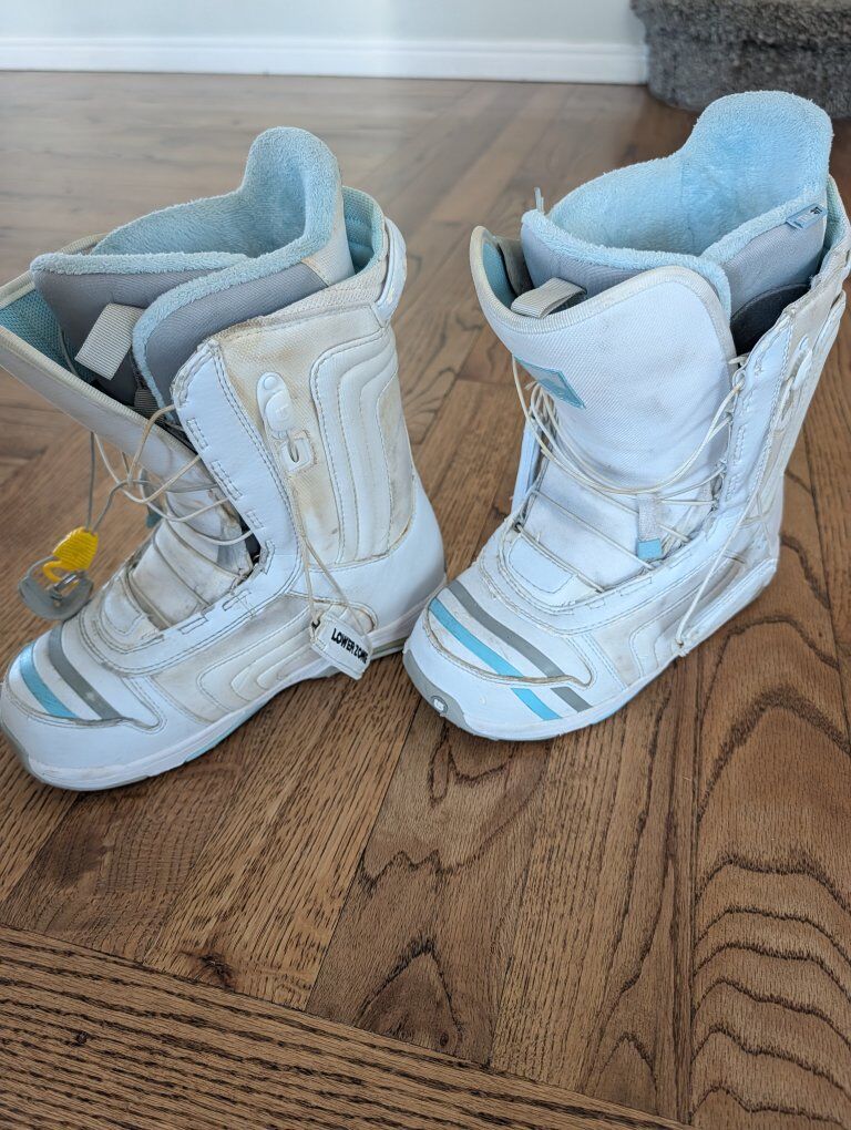 Burton snowboarding boots women size 8.