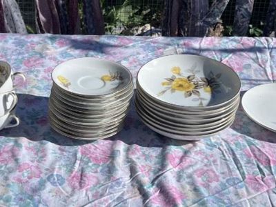 Cotillion by Sango Japan Yellow Rose Gold Trim Tea Cups Saucers Gravy Boat