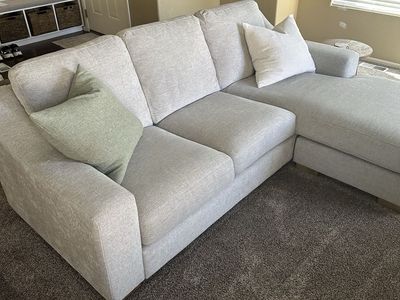 Thomasville Dillard Sectional-reversible w/ chair