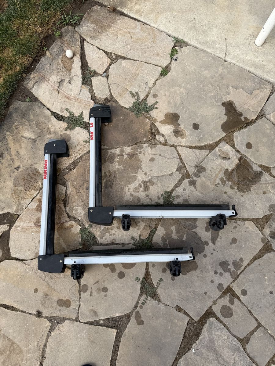 Yakima FatCat 6 Ski & Snowboard Rack - Roof Mount - Used