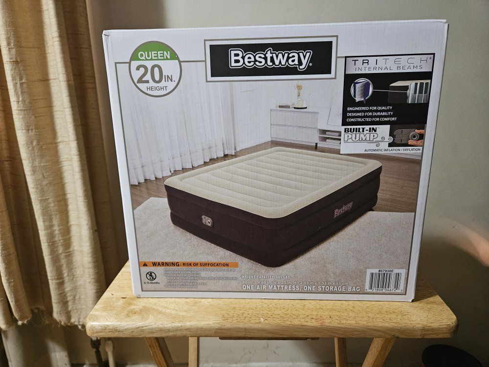 NEW QUEEN AIR MATTRESS