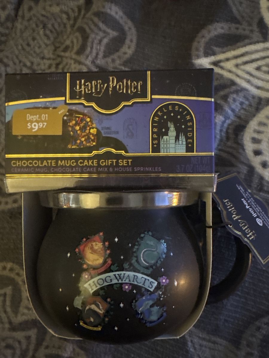 Harry Potter Hogwarts Ceramic Mug Cake Gift Set with Mix & Sprinkles, New