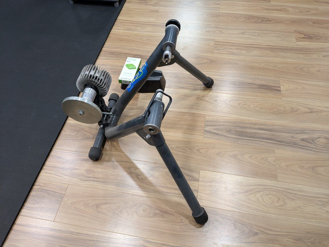 Kurt Kinetic fluid trainer with wattage and riser