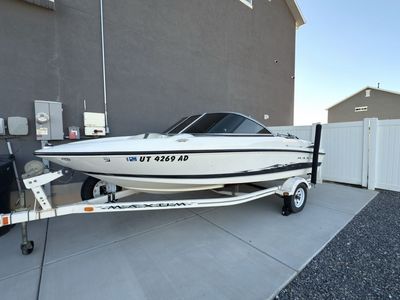 2005 MX1800 18ft Maxum Bowrider Motorboat with Trailer and Mercruiser Sterndrive Engine