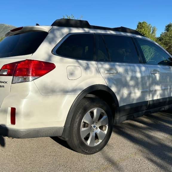 2012 Subaru Outback 3.6R Limited Pwr Moon/Nav