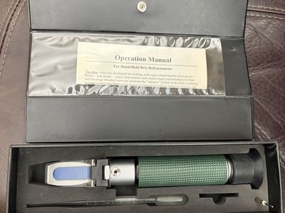 Handheld Brix Refractometer for Sugar Testing with Case & Manual