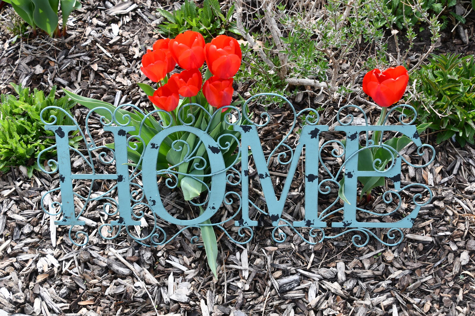 METAL "HOME" SIGN ~ DECOR ~ 29" x 12" ~ CUTE!